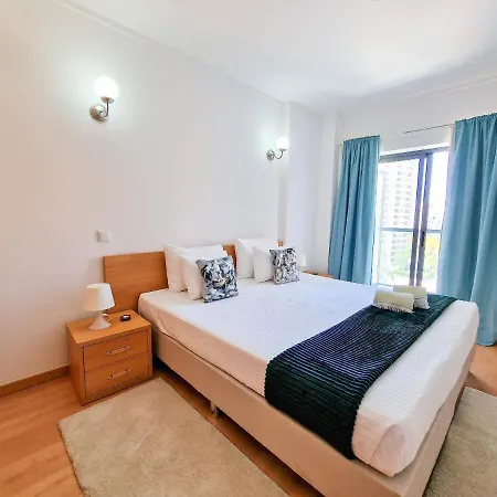 Rocha Tower Light Apartment