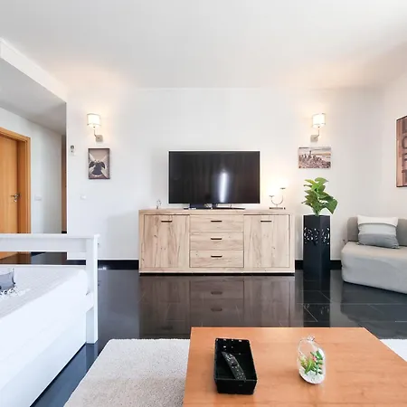 Rocha Tower Light Апартаменты *